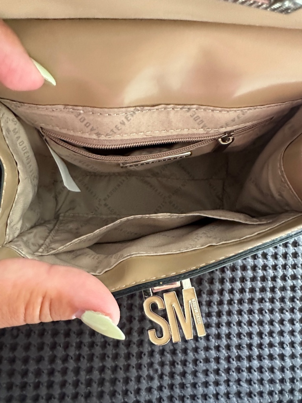 Steve Madden purse with Feux leather - Picture 3 of 7